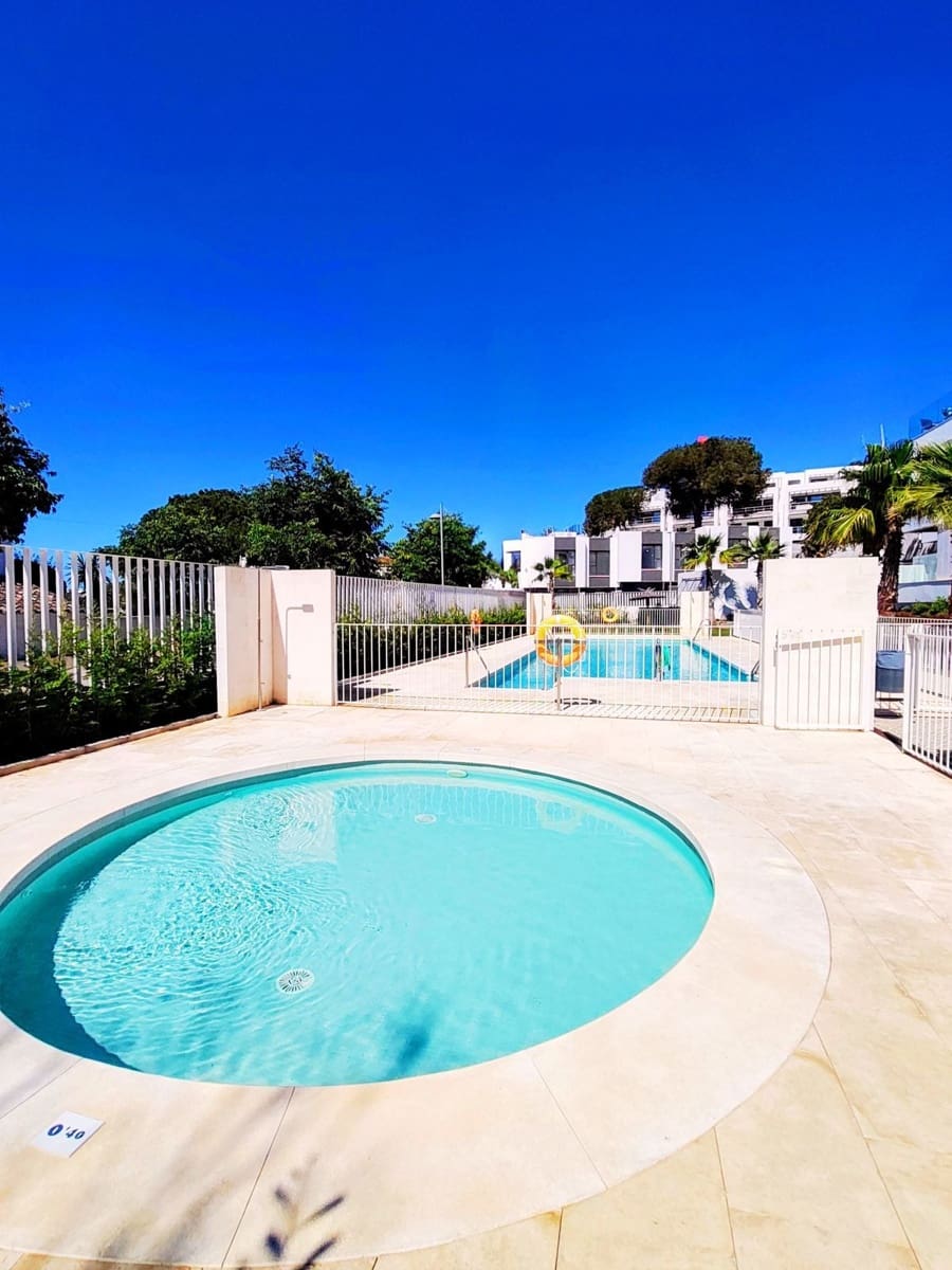 2 bedroom Apartment for sale in Marbella with pool garage - € 670,000 (Ref: 9966360)