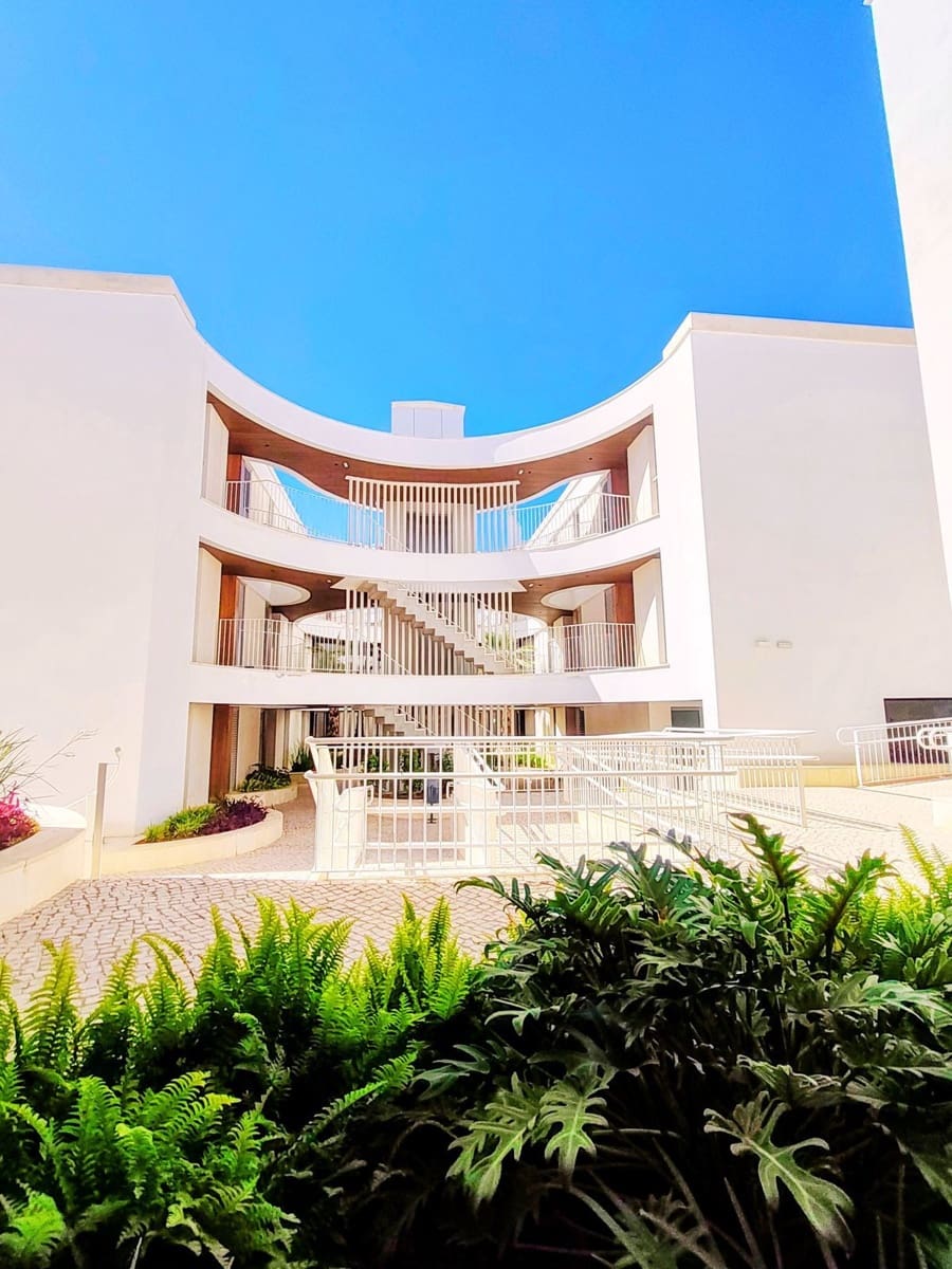 2 bedroom Apartment for sale in Marbella with pool garage - € 670,000 (Ref: 9966360)