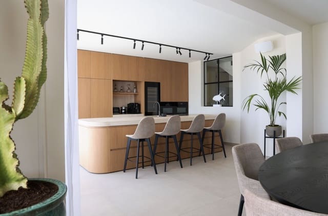 6 quarto Moradia para venda em Marbella com piscina garagem - 3 600 000 € (Ref: 9966361)