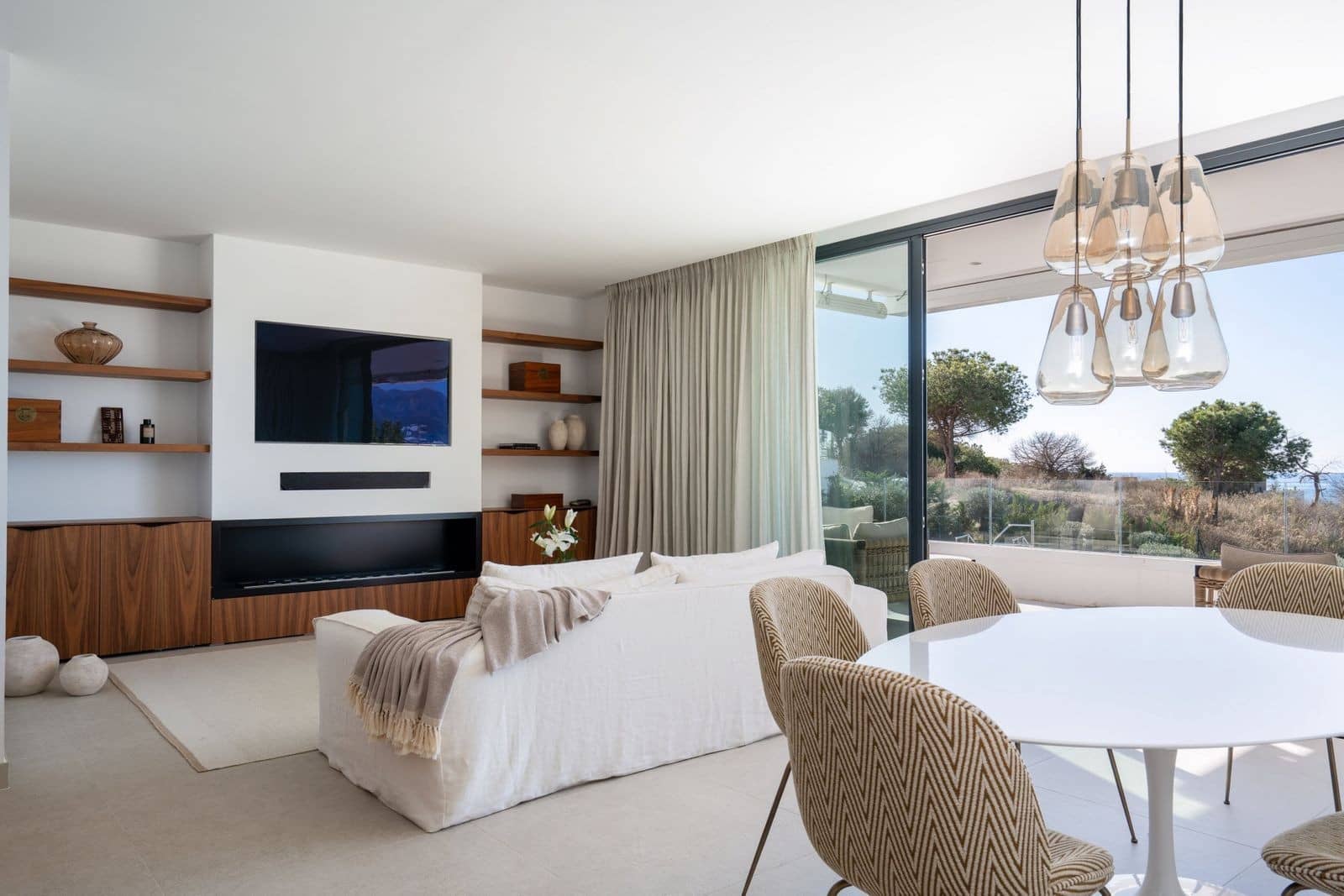 3 bedroom Apartment for sale in Marbella with pool garage - € 1,850,000 (Ref: 9966364)