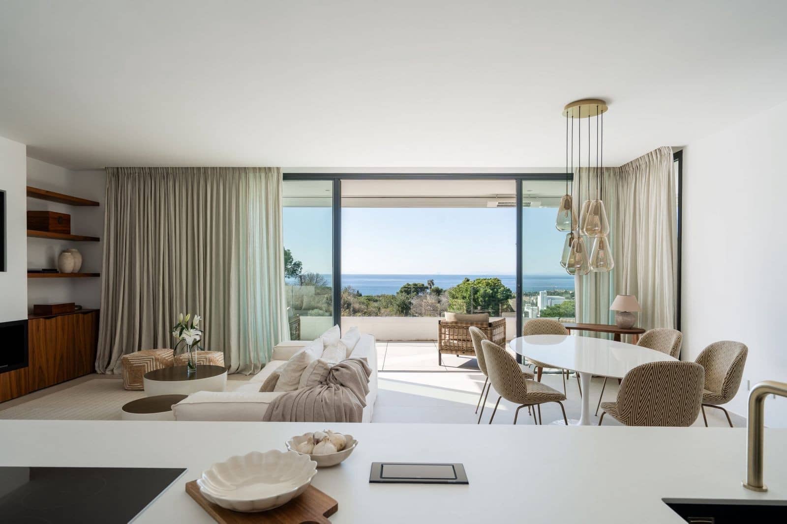 3 bedroom Apartment for sale in Marbella with pool garage - € 1,850,000 (Ref: 9966364)