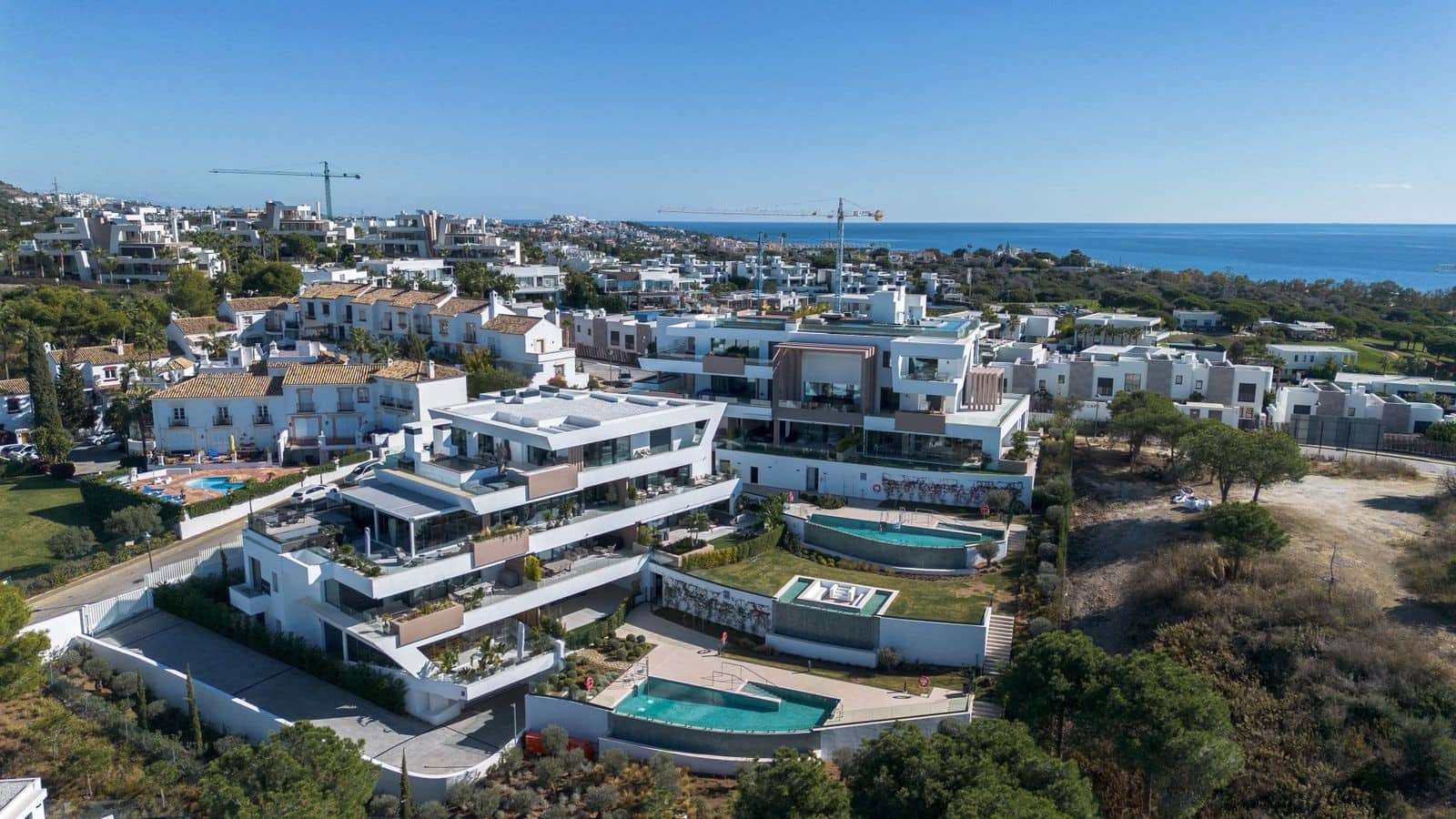 3 bedroom Apartment for sale in Marbella with pool garage - € 1,850,000 (Ref: 9966364)