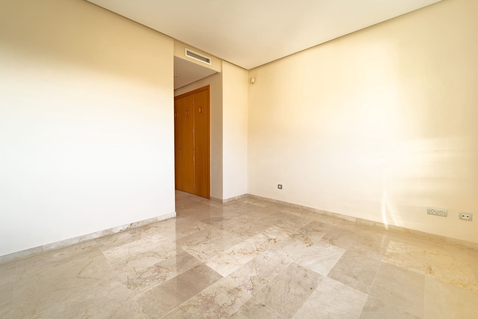 3 Zimmer Apartment zu verkaufen in Mijas Costa mit Pool Garage - 473.000 € (Ref: 9966369)