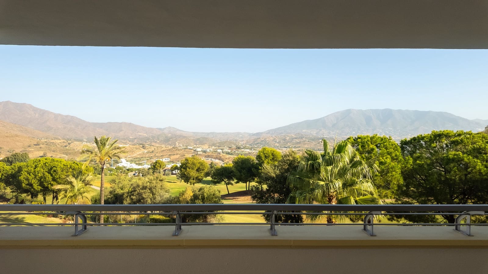 3 Zimmer Apartment zu verkaufen in Mijas Costa mit Pool Garage - 473.000 € (Ref: 9966369)