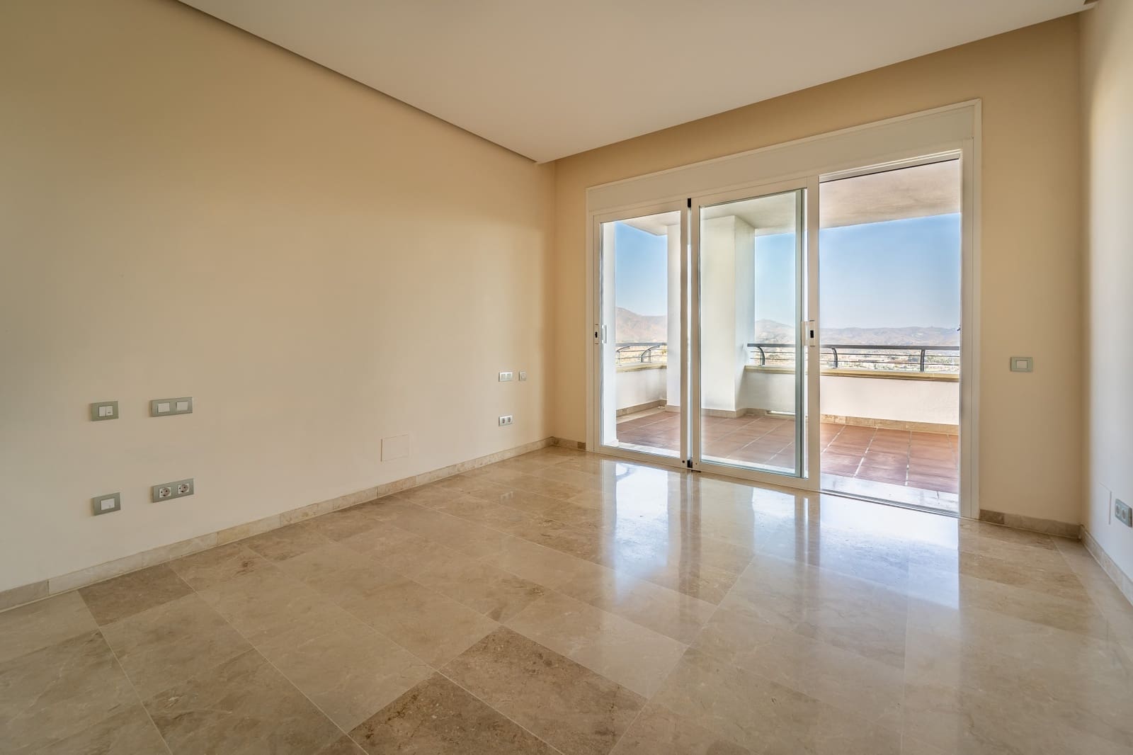 3 Zimmer Apartment zu verkaufen in Mijas Costa mit Pool Garage - 473.000 € (Ref: 9966369)