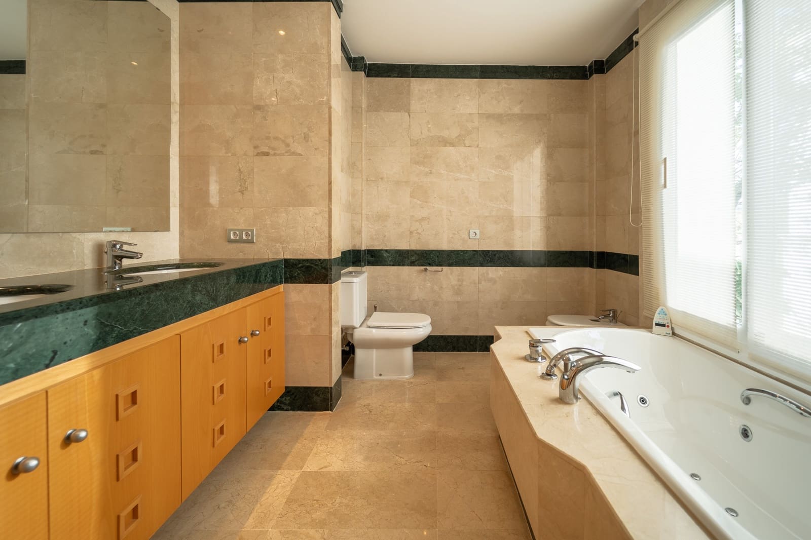 3 Zimmer Apartment zu verkaufen in Mijas Costa mit Pool Garage - 473.000 € (Ref: 9966369)