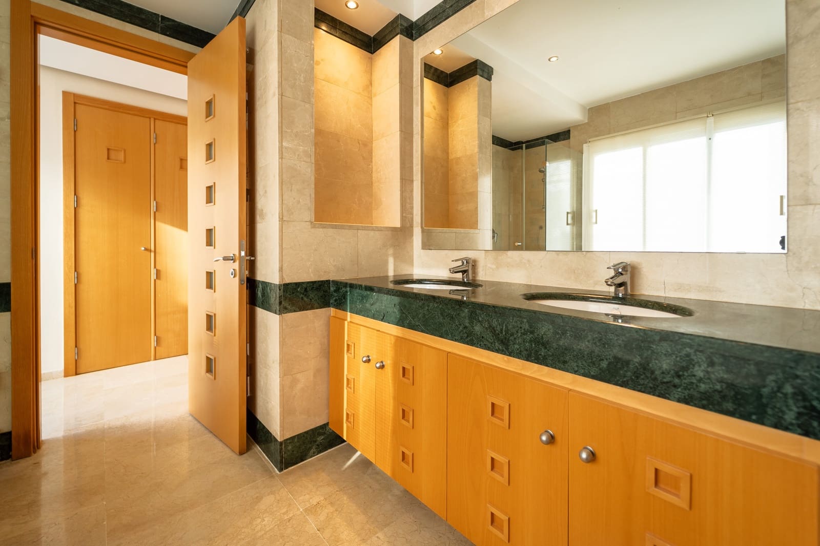3 Zimmer Apartment zu verkaufen in Mijas Costa mit Pool Garage - 473.000 € (Ref: 9966369)