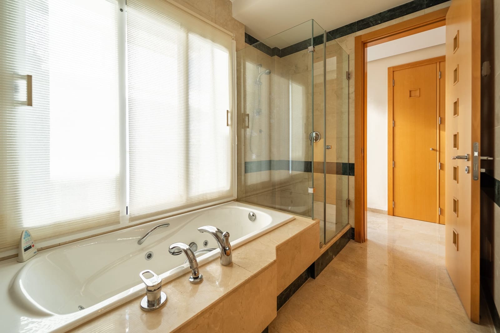 3 Zimmer Apartment zu verkaufen in Mijas Costa mit Pool Garage - 473.000 € (Ref: 9966369)
