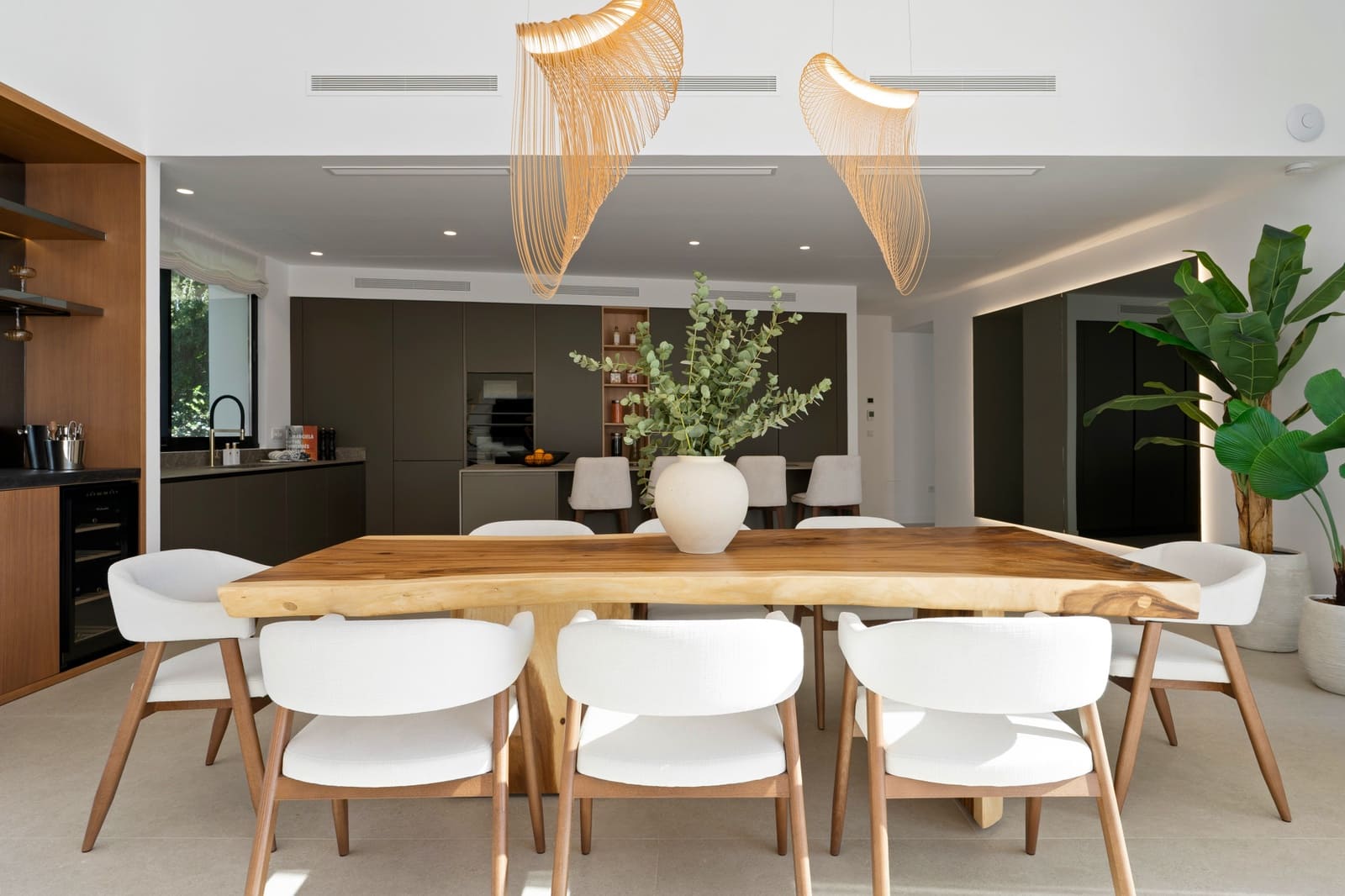 6 bedroom Villa for sale in Nueva Andalucia with pool garage - € 4,445,000 (Ref: 9967567)