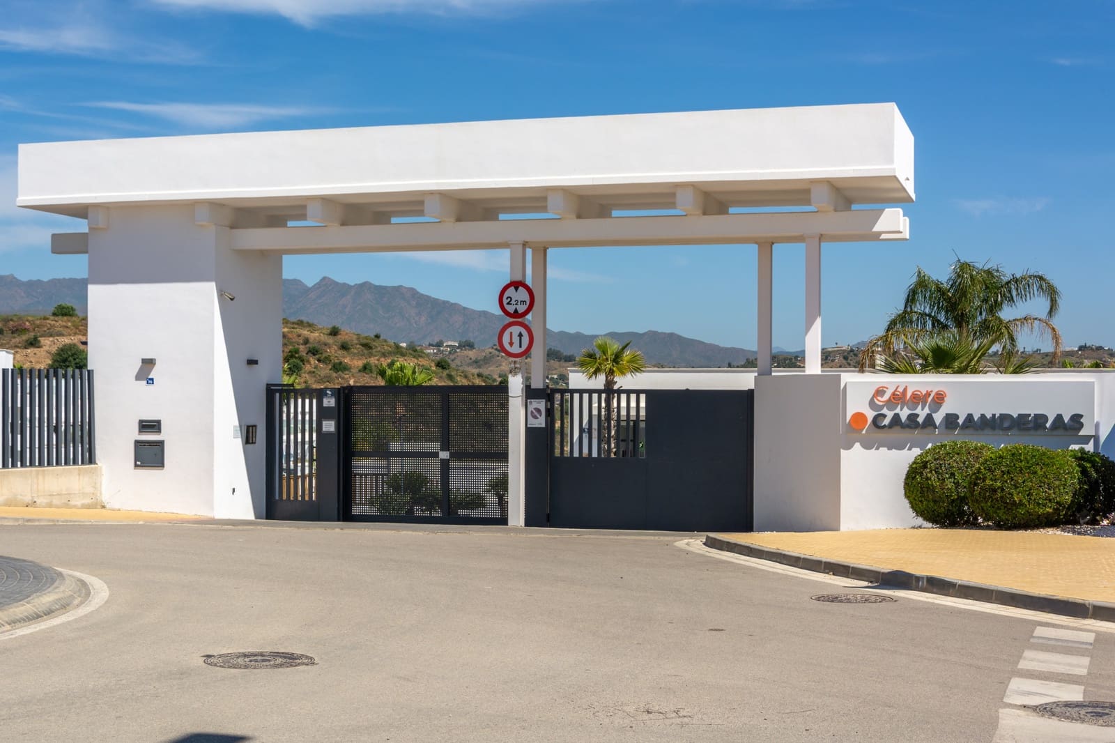 3 soveværelse Lejlighed til salg i La Cala de Mijas med swimmingpool garage - € 695.000 (Ref: 9967568)