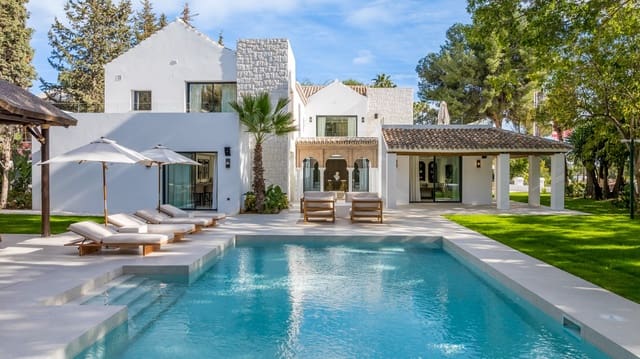 5 soverom Villa til salgs i Nueva Andalucia, Marbella med svømmebasseng garasje - € 7 800 000 (Ref: 9973040)