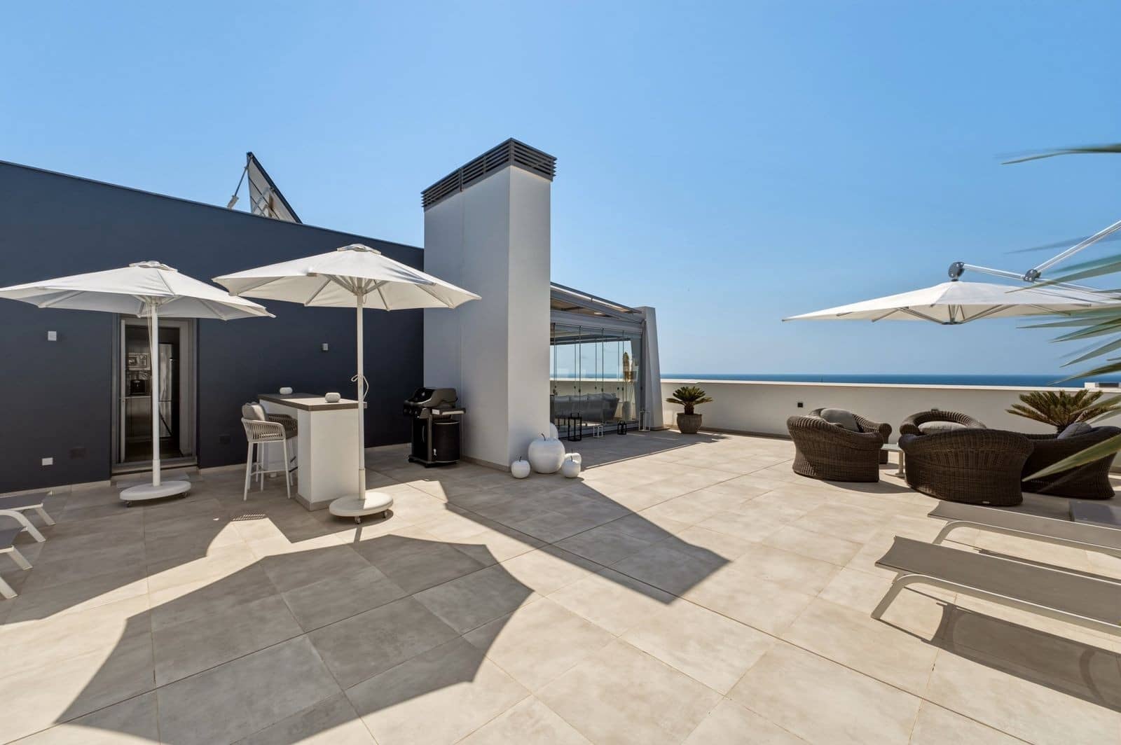 4 soveværelse Penthouse til salg i New Golden Mile med swimmingpool garage - € 995.000 (Ref: 9973041)