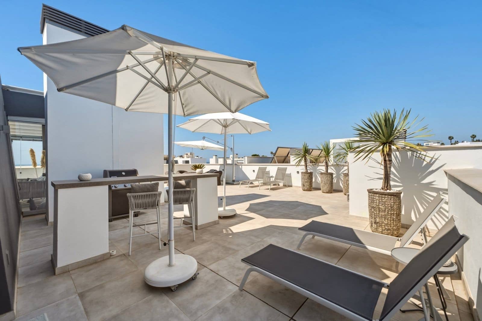 4 soveværelse Penthouse til salg i New Golden Mile med swimmingpool garage - € 995.000 (Ref: 9973041)