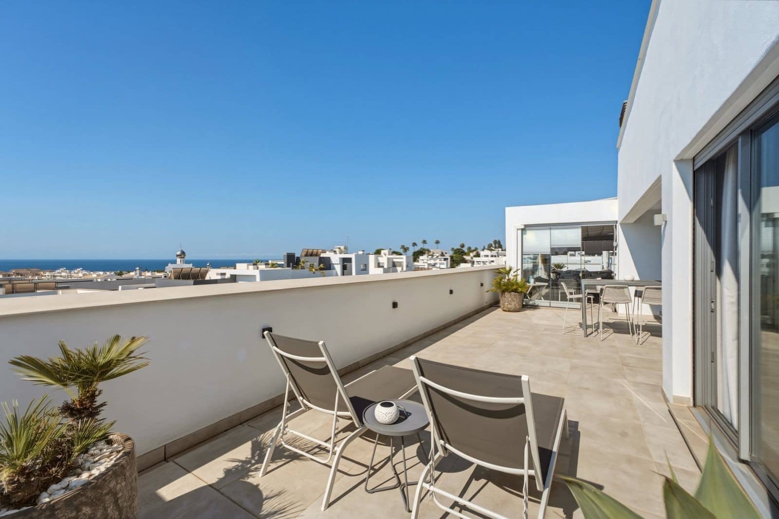 4 soveværelse Penthouse til salg i New Golden Mile med swimmingpool garage - € 995.000 (Ref: 9973041)