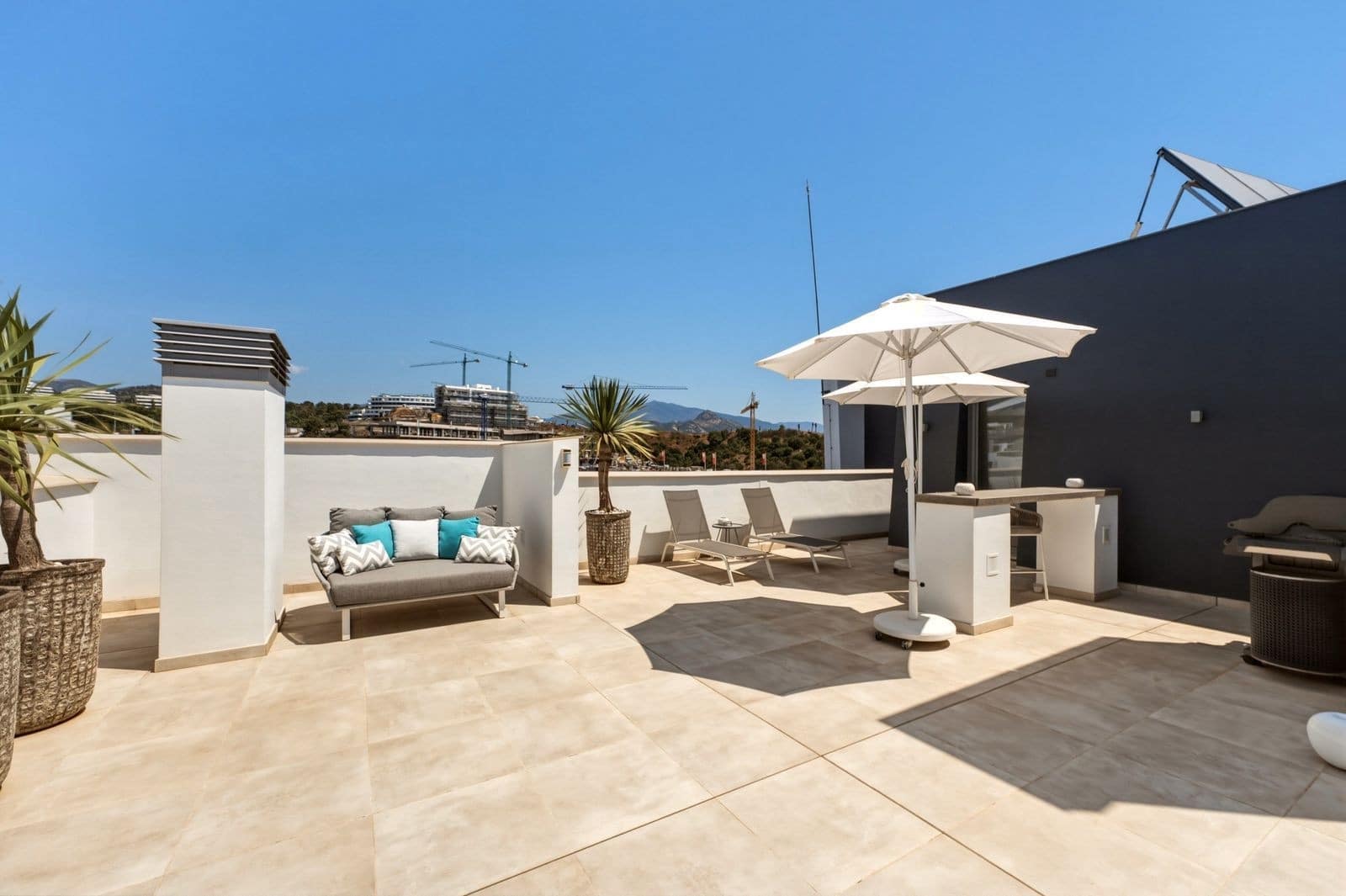 4 soveværelse Penthouse til salg i New Golden Mile med swimmingpool garage - € 995.000 (Ref: 9973041)
