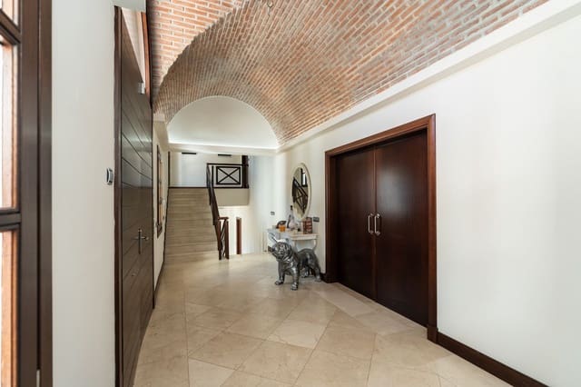 4 soveværelse Villa til salg i El Paraiso, Estepona med swimmingpool garage - € 2.750.000 (Ref: 9973043)