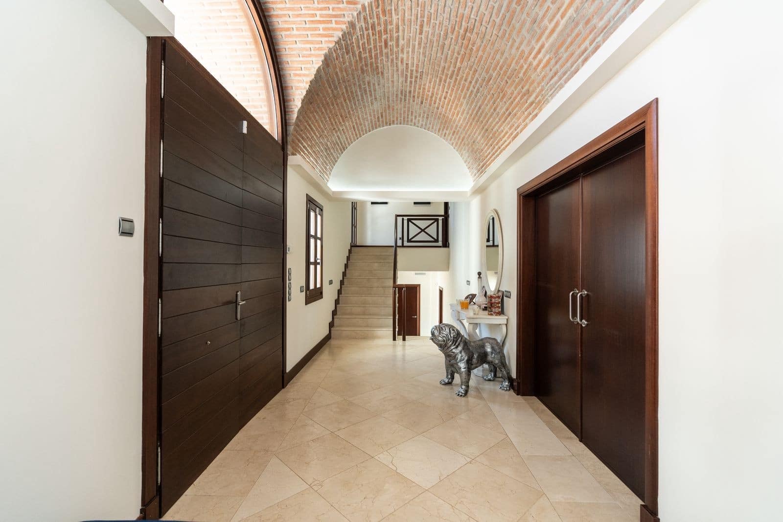 4 bedroom Villa for sale in El Paraiso with pool garage - € 2,750,000 (Ref: 9973043)
