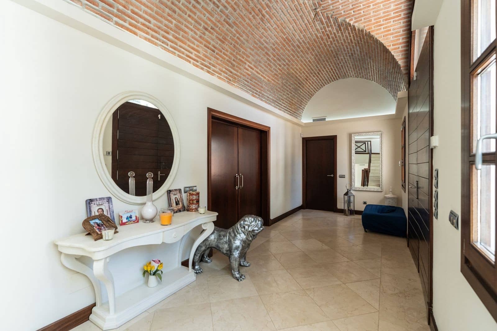 4 bedroom Villa for sale in El Paraiso with pool garage - € 2,750,000 (Ref: 9973043)