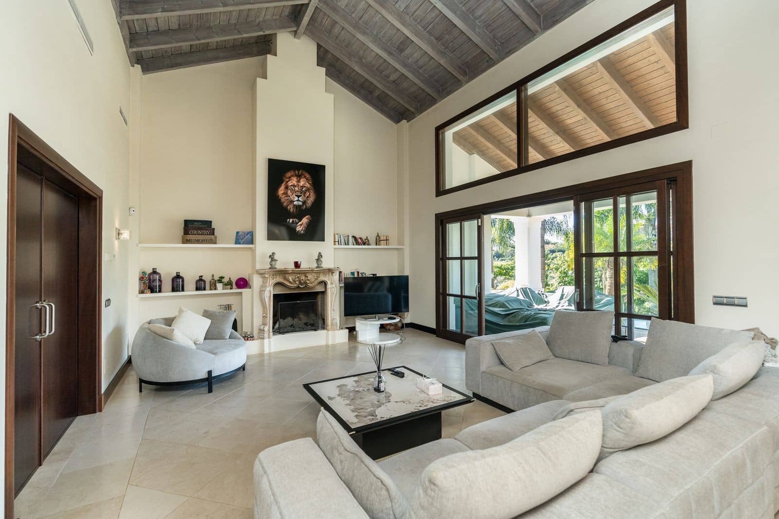 4 bedroom Villa for sale in El Paraiso with pool garage - € 2,750,000 (Ref: 9973043)