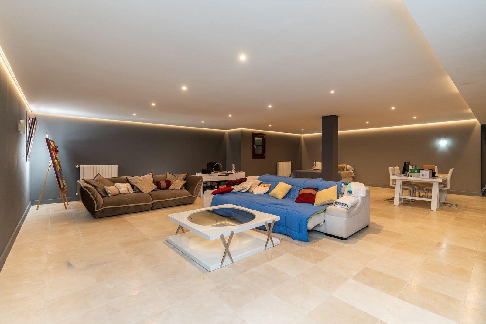 4 bedroom Villa for sale in El Paraiso with pool garage - € 2,750,000 (Ref: 9973043)