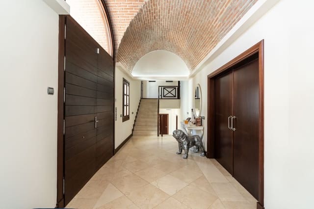 4 soveværelse Villa til salg i El Paraiso, Estepona med swimmingpool garage - € 2.750.000 (Ref: 9973043)
