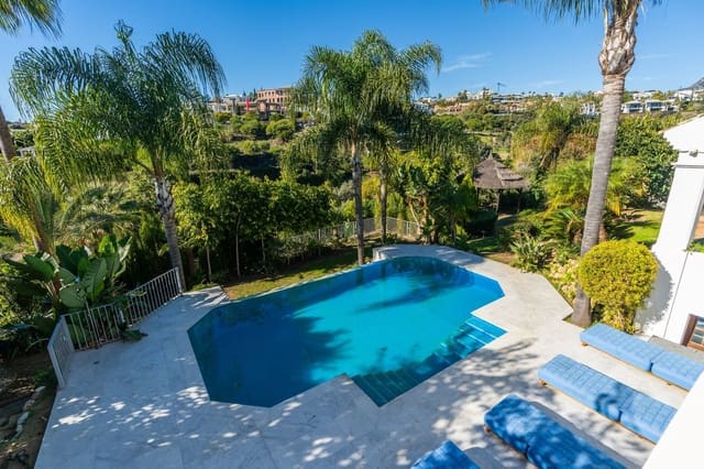 4 soveværelse Villa til salg i El Paraiso, Estepona med swimmingpool garage - € 2.750.000 (Ref: 9973043)