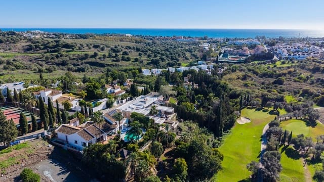 4 soveværelse Villa til salg i El Paraiso, Estepona med swimmingpool garage - € 2.750.000 (Ref: 9973043)