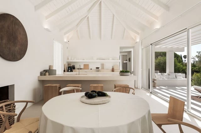 4 soverom Villa til salgs i El Paraiso, Estepona med svømmebasseng garasje - € 3 880 000 (Ref: 9973045)