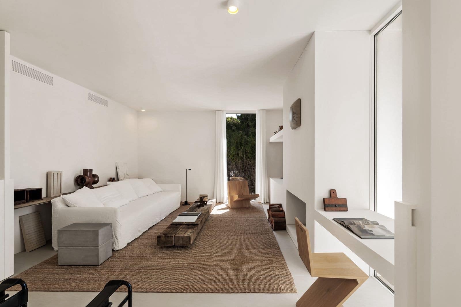 4 bedroom Villa for sale in El Paraiso with pool garage - € 3,880,000 (Ref: 9973045)