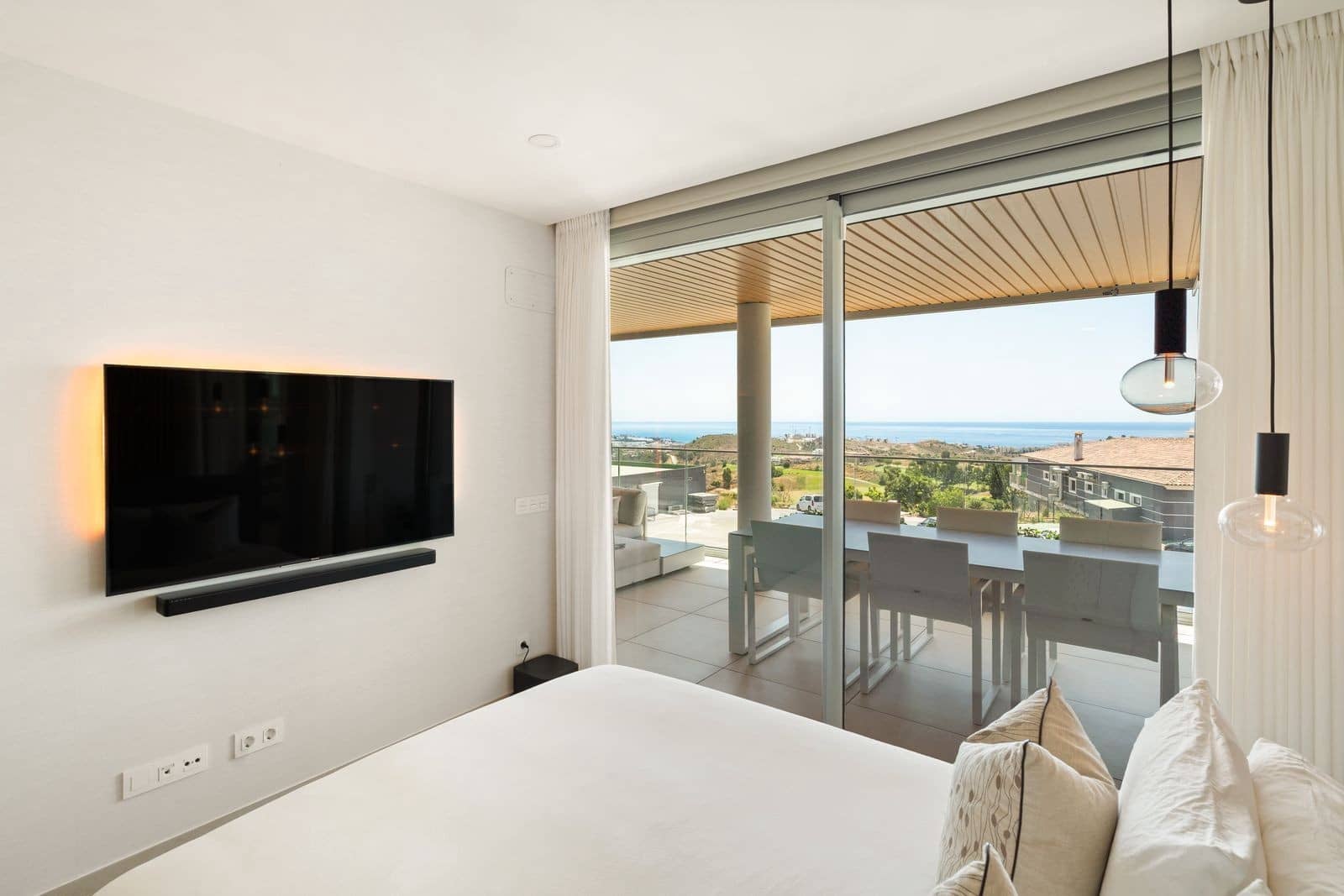 2 soverom Leilighet til salgs i La Cala de Mijas med svømmebasseng garasje - € 695 000 (Ref: 9973046)
