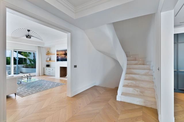 3 bedroom Semi-detached Villa for sale in Marbella - € 1,150,000 (Ref: 9973047)
