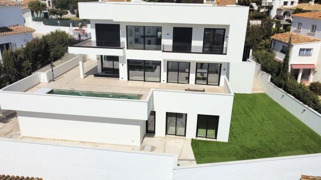 Chalet de 3 habitaciones en Riviera del Sol, Mijas en venta con piscina garaje - 1.750.000 € (Ref: 9973048)