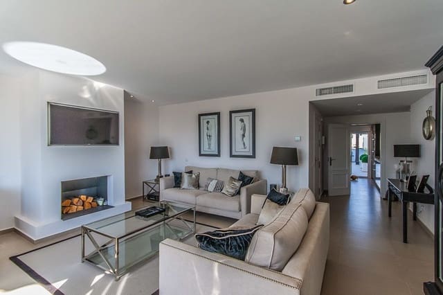 4 soveværelse Penthouse til salg i Marbella med swimmingpool garage - € 1.595.000 (Ref: 9975041)