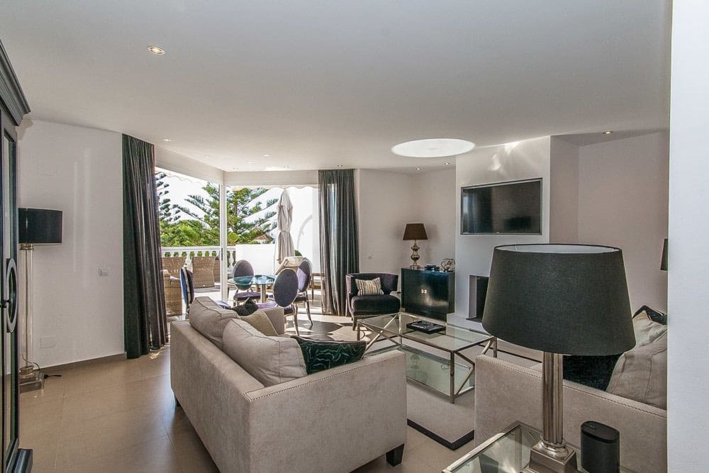 4 soveværelse Penthouse til salg i Marbella med swimmingpool garage - € 1.595.000 (Ref: 9975041)