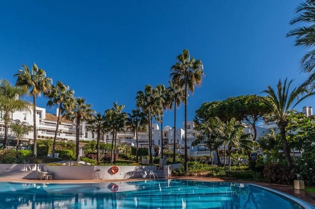 4 soveværelse Penthouse til salg i Marbella med swimmingpool garage - € 1.595.000 (Ref: 9975041)