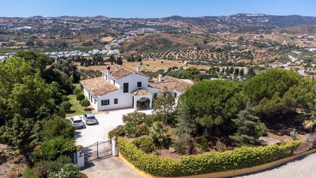 4 sypialnia Willa na sprzedaż w La Cala de Mijas, Mijas z basenem garażem - 1 650 000 € (Ref: 9975043)