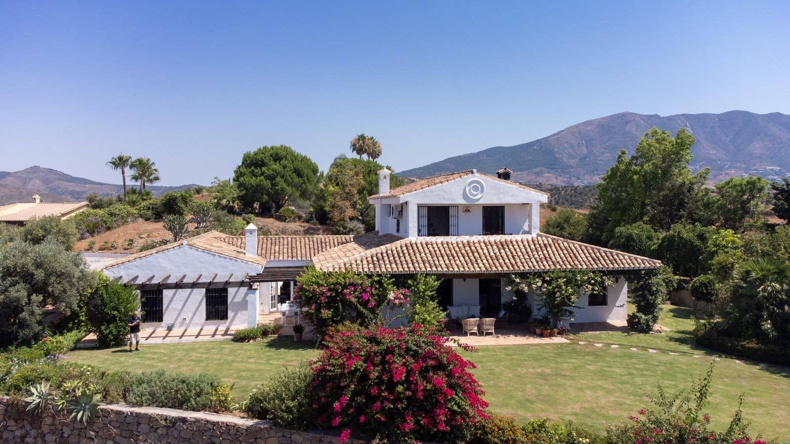4 bedroom Villa for sale in La Cala de Mijas with pool garage - € 1,650,000 (Ref: 9975043)