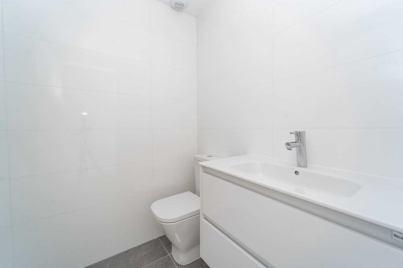 2 soverom Leilighet til salgs i Mijas Costa med svømmebasseng garasje - € 455 000 (Ref: 9975044)