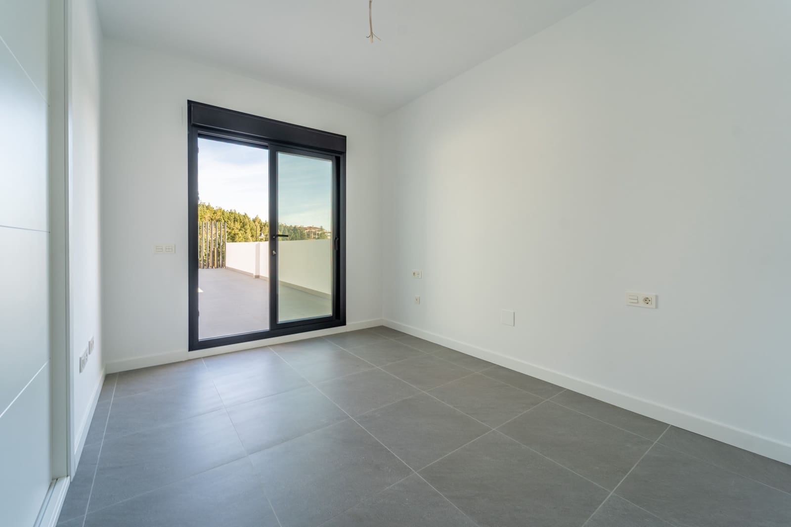 2 soverom Leilighet til salgs i Mijas Costa med svømmebasseng garasje - € 455 000 (Ref: 9975044)