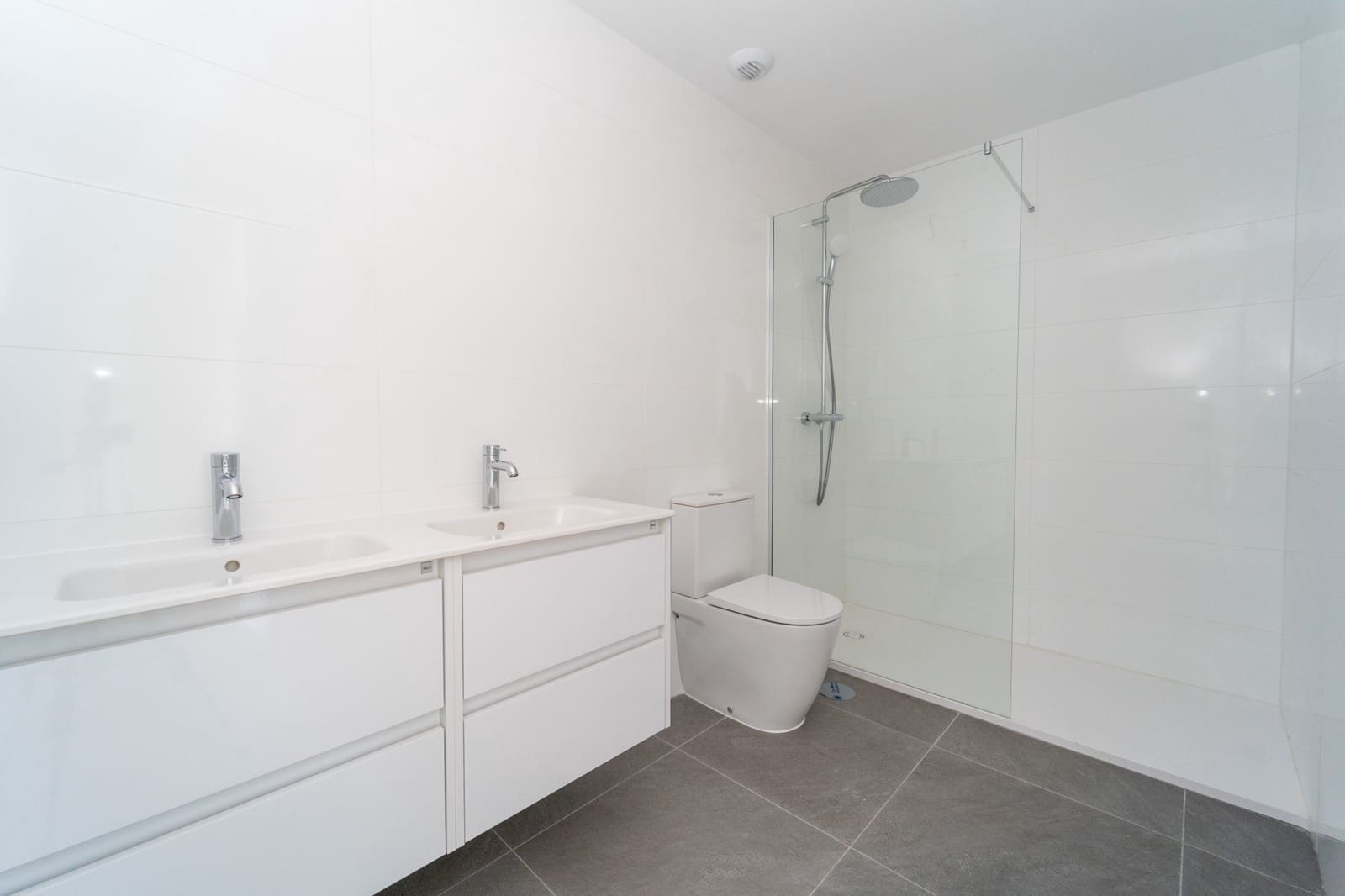2 soverom Leilighet til salgs i Mijas Costa med svømmebasseng garasje - € 455 000 (Ref: 9975044)