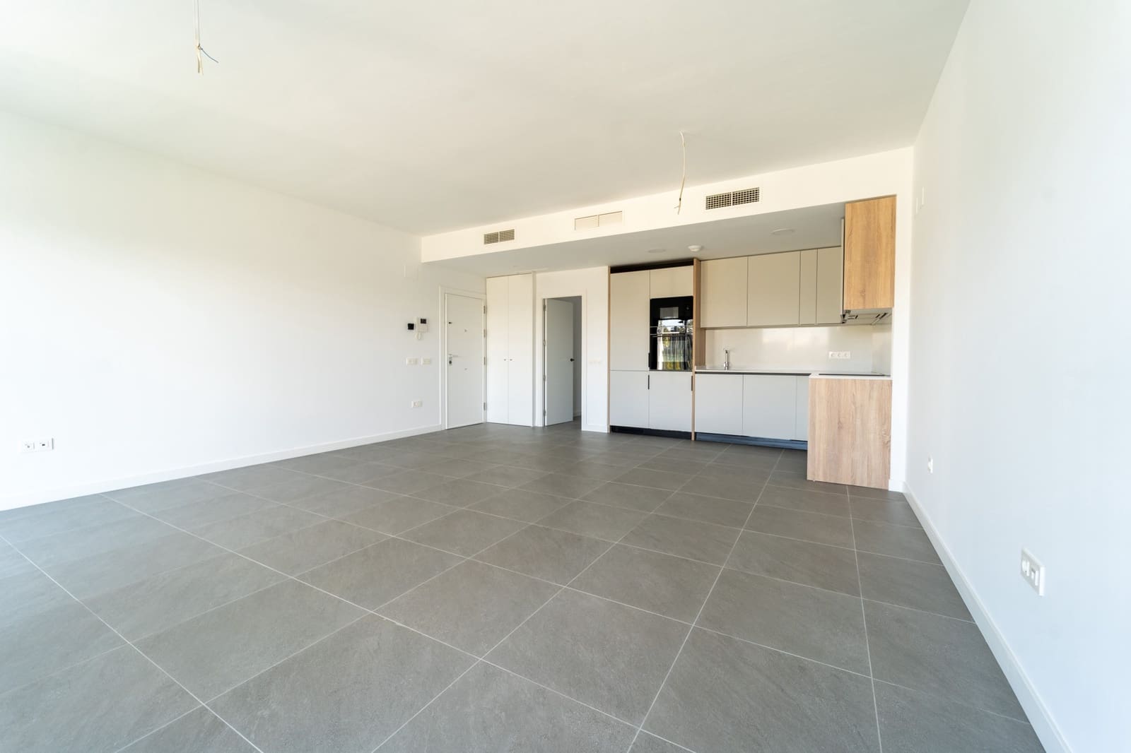 2 soverom Leilighet til salgs i Mijas Costa med svømmebasseng garasje - € 455 000 (Ref: 9975044)