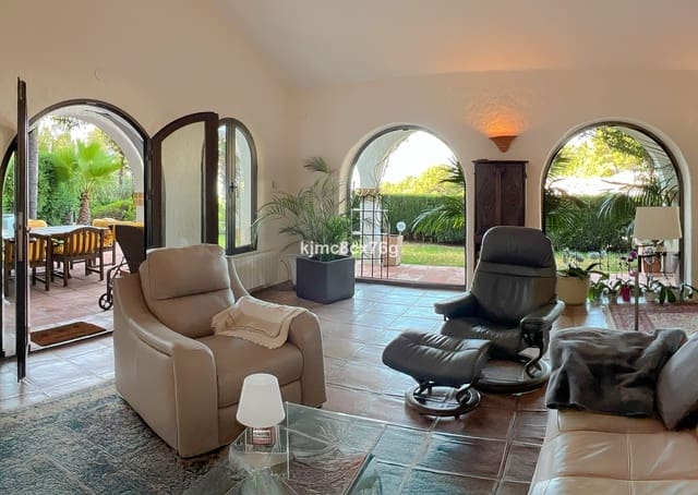 3 bedroom Villa for sale in Mijas with pool garage - € 1,400,000 (Ref: 9977021)