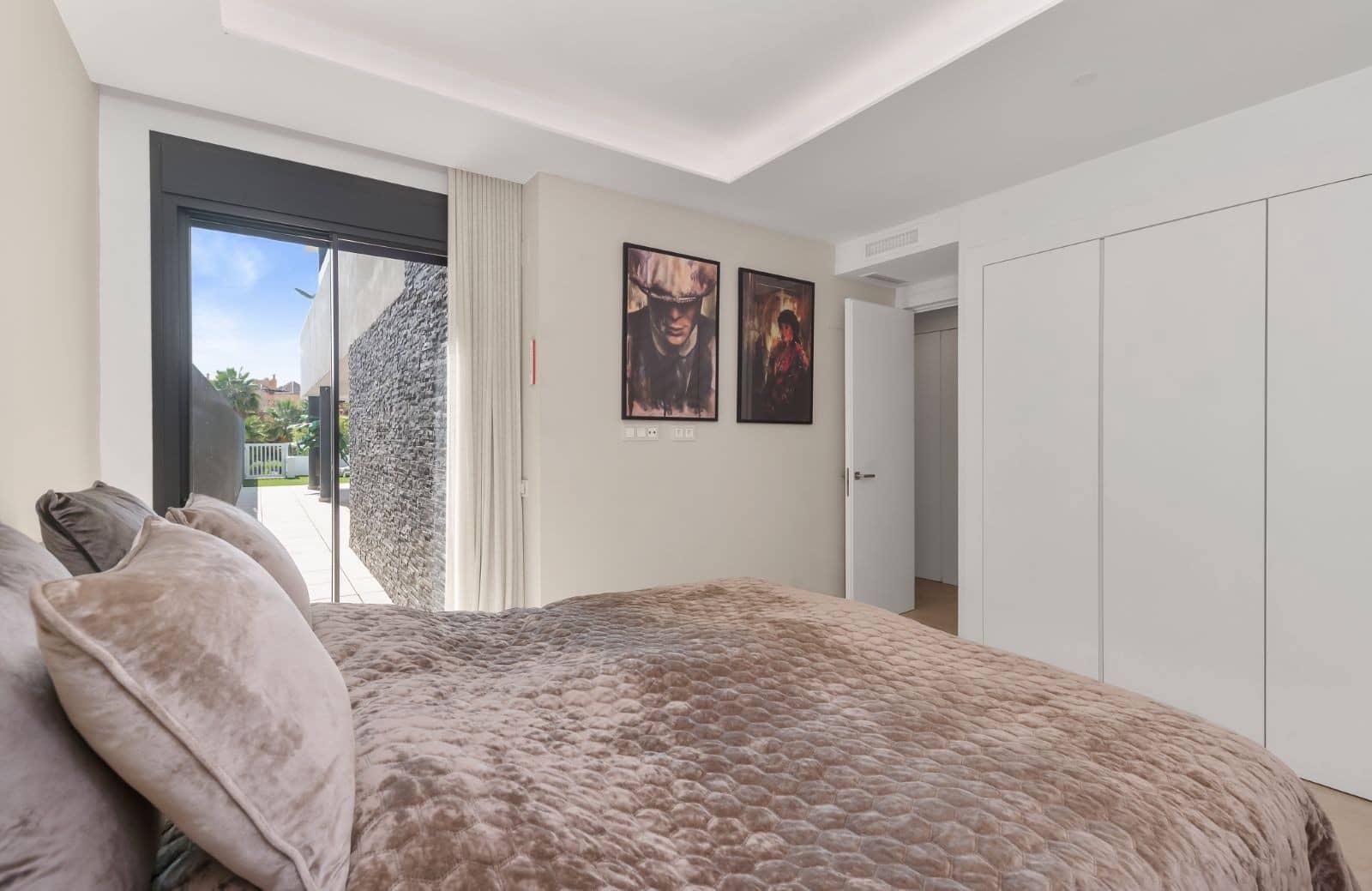 3 soveværelse Lejlighed til salg i El Paraiso med swimmingpool garage - € 985.000 (Ref: 9977022)