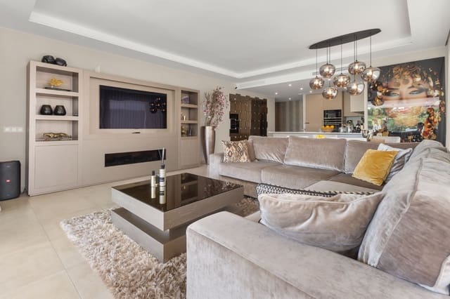 3 soveværelse Lejlighed til salg i El Paraiso, Estepona med swimmingpool garage - € 985.000 (Ref: 9977022)