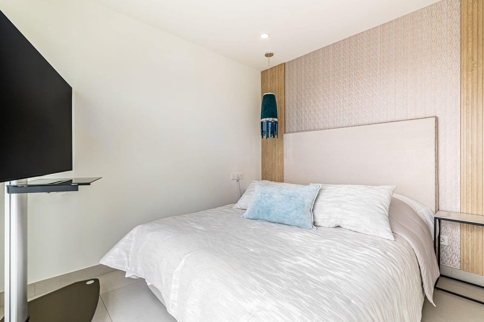 2 soverom Penthouse til salgs i La Cala de Mijas med svømmebasseng garasje - € 895 000 (Ref: 9977023)
