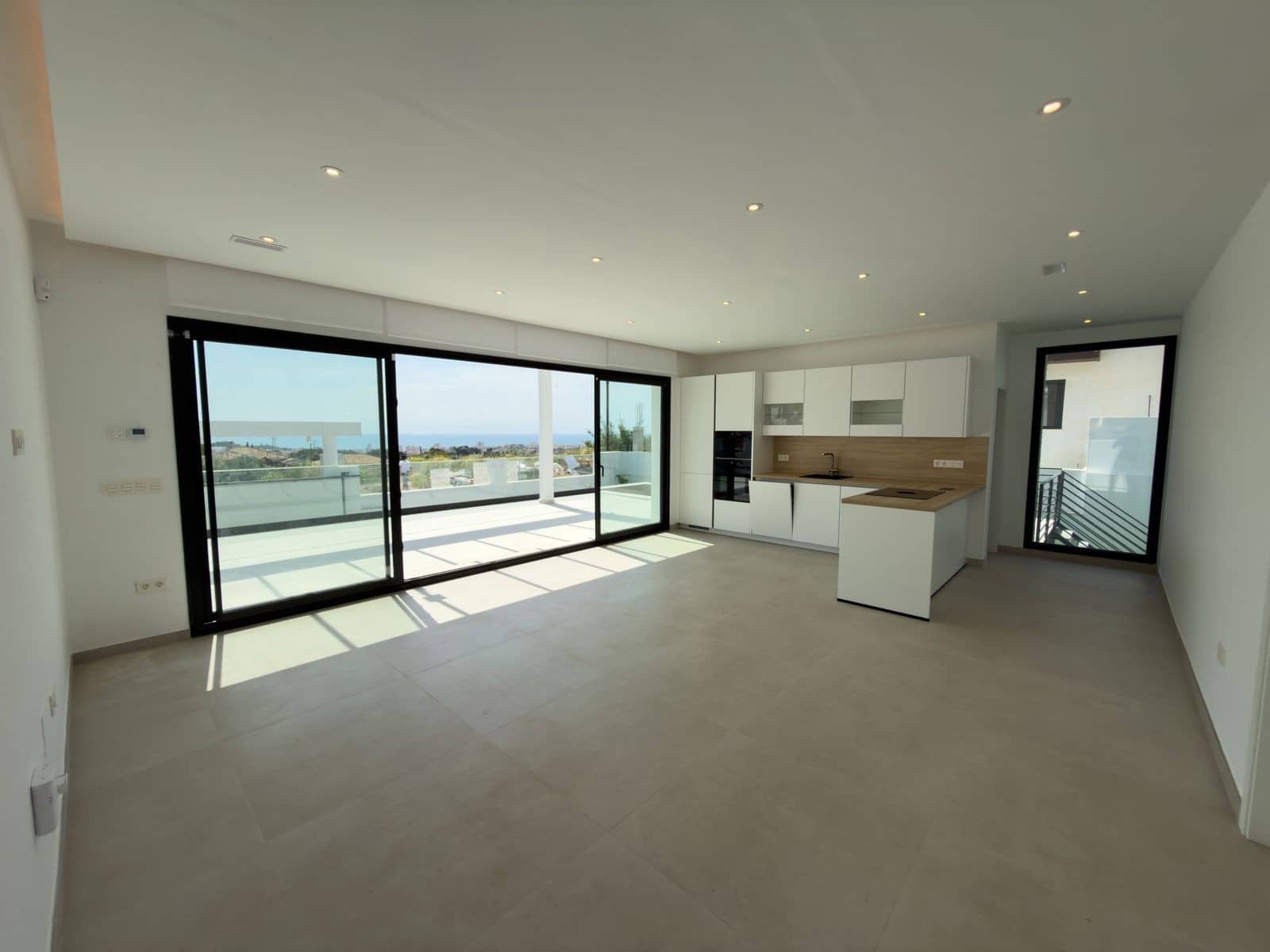 4 bedroom Villa for sale in Mijas with pool garage - € 1,030,000 (Ref: 9977024)