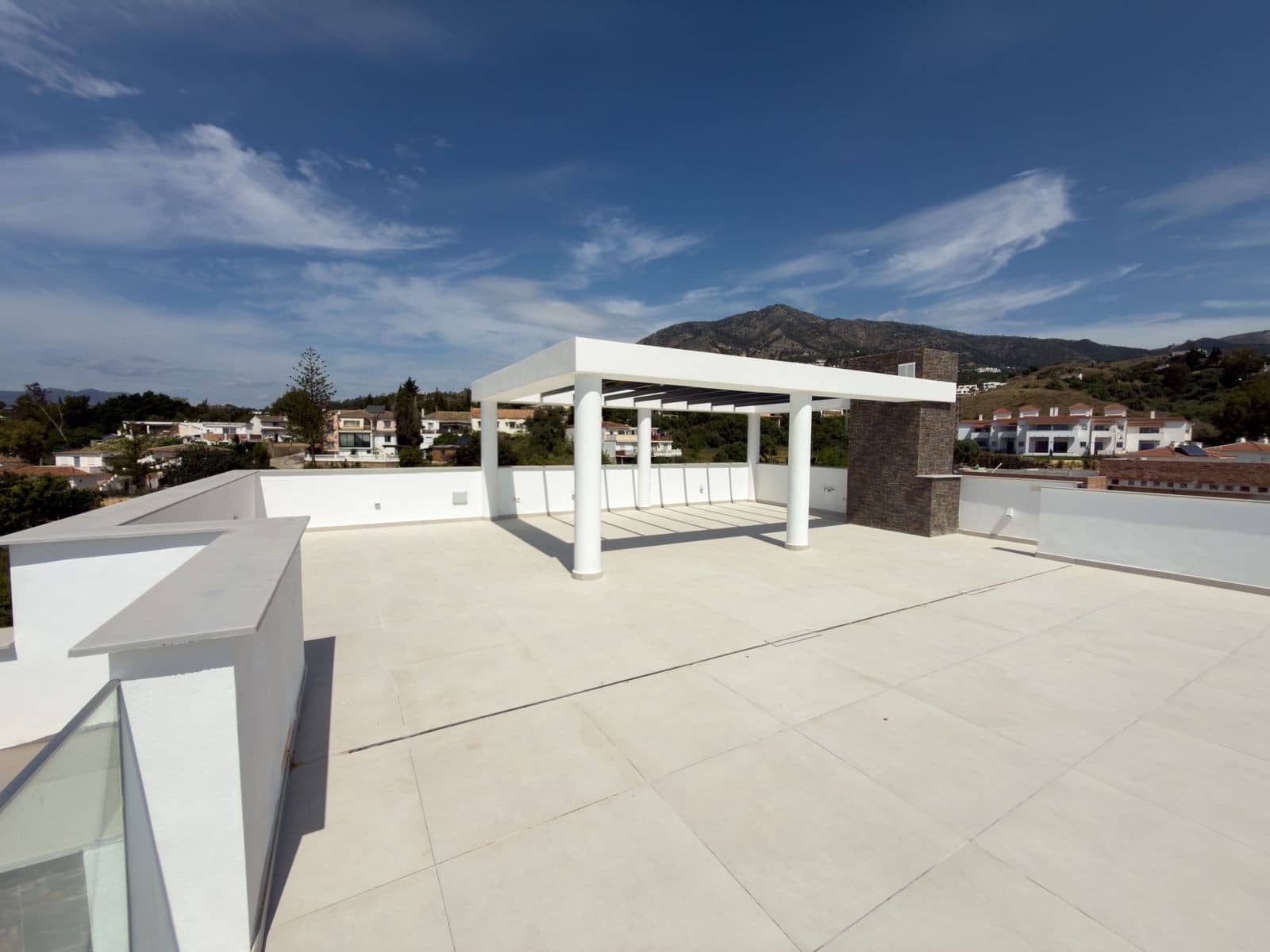 4 bedroom Villa for sale in Mijas with pool garage - € 1,030,000 (Ref: 9977024)