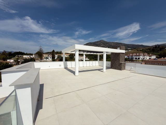 4 bedroom Villa for sale in Mijas with pool garage - € 1,030,000 (Ref: 9977024)