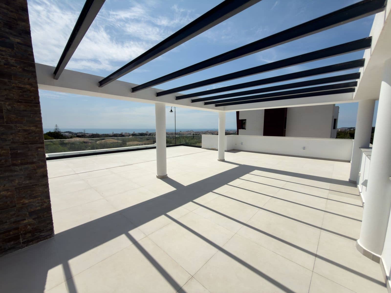 4 bedroom Villa for sale in Mijas with pool garage - € 1,030,000 (Ref: 9977024)