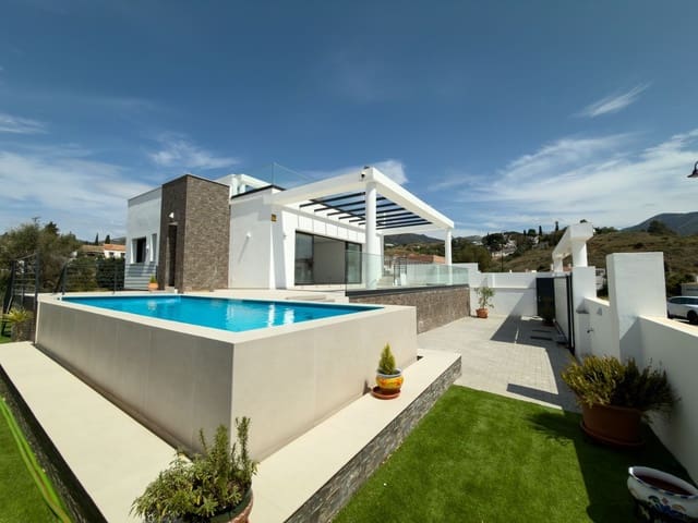 4 bedroom Villa for sale in Mijas with pool garage - € 1,030,000 (Ref: 9977024)